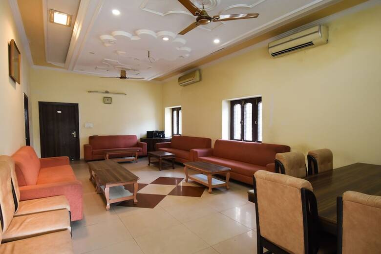Oyo 9727 Hotel Welcome Inn 2