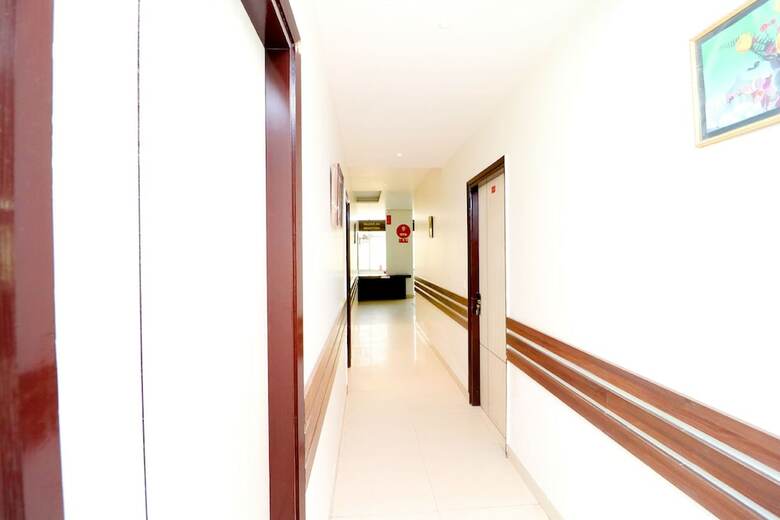 Oyo 3131 Hotel Br Inn