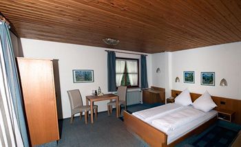 Hostal Landgasthof Zum Raben