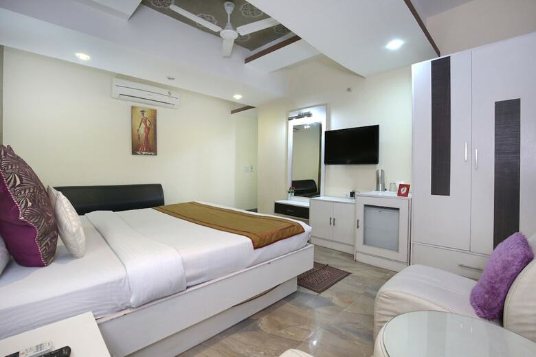 Oyo 9575 Hotel Absolute Comfort