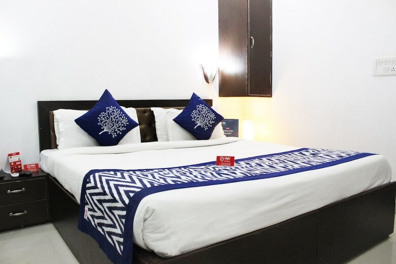 Oyo 9367 Hotel Taj Galaxy