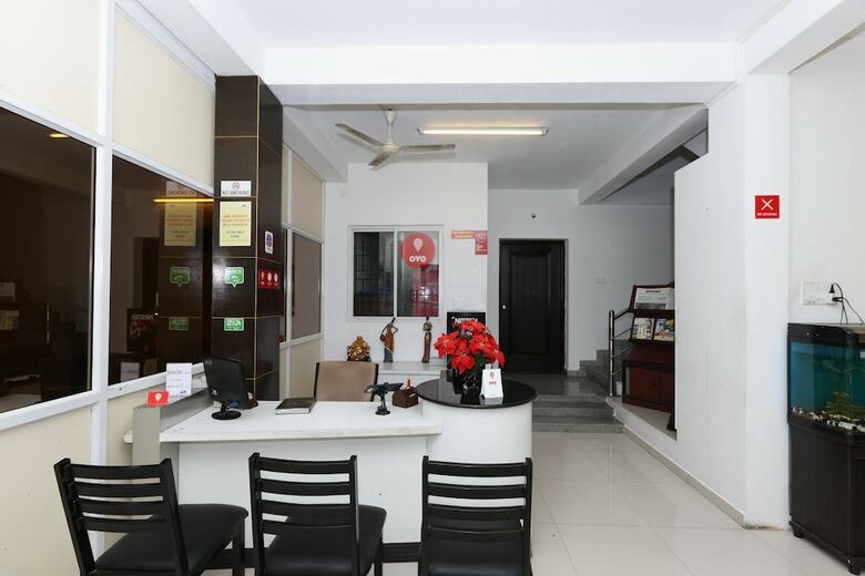 Hotel Oyo 4357 The Mangrove Wood Residency