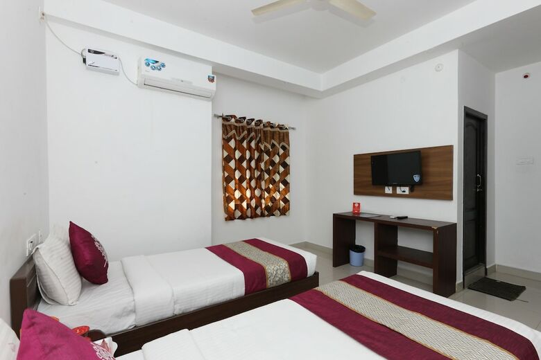 Hotel Oyo 4357 The Mangrove Wood Residency