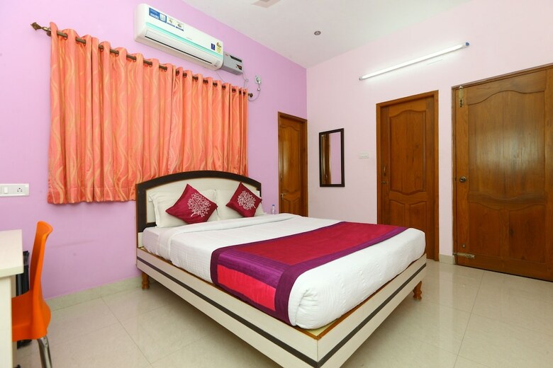 Oyo 2612 Hotel Fiesta House