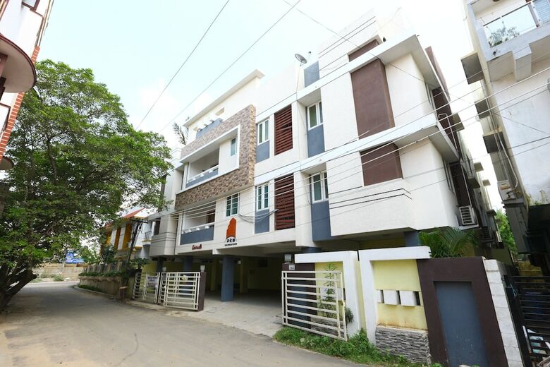 Hotel Oyo 5448 Phoenix Hospitality Apartments