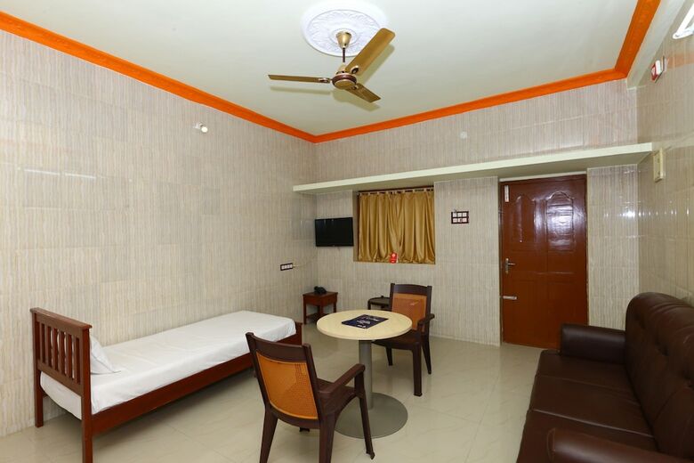Hotel Oyo 7747 Ss Residency