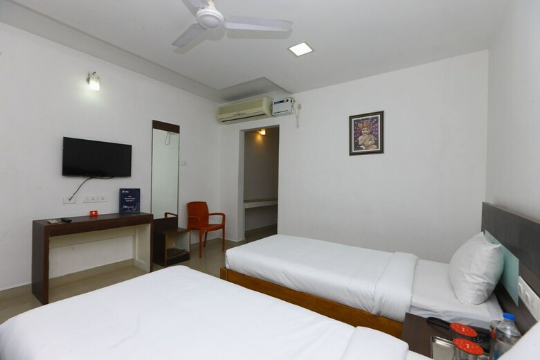 Hotel Oyo 9373 Pondy Bazaar