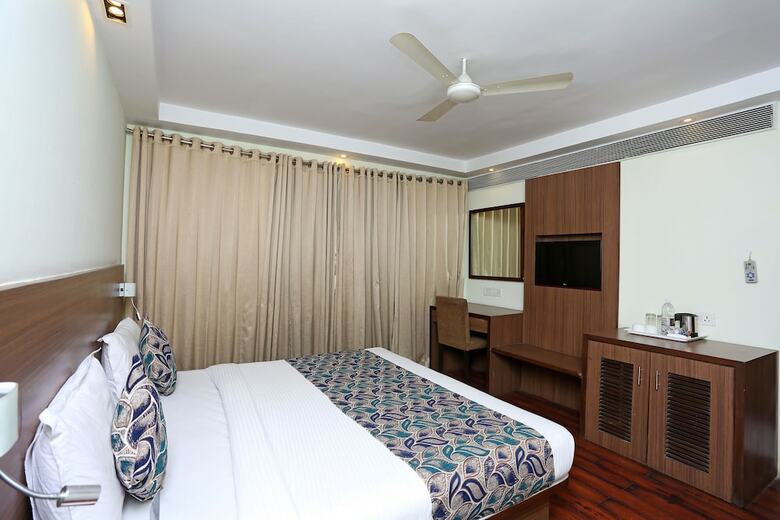 Oyo 9580 Hotel Garnet Inn