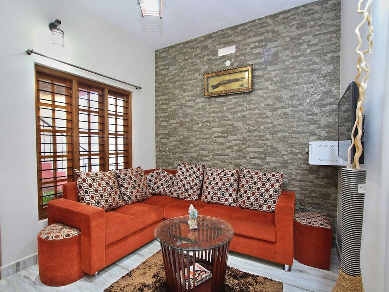 Hotel Oyo 10182 Avyukta Homestay