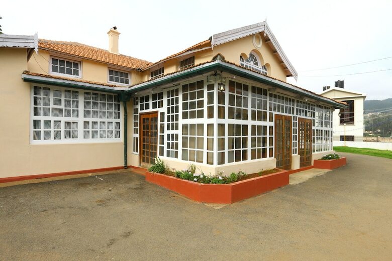 Hotel Oyo 9080 Hillwood Cottages
