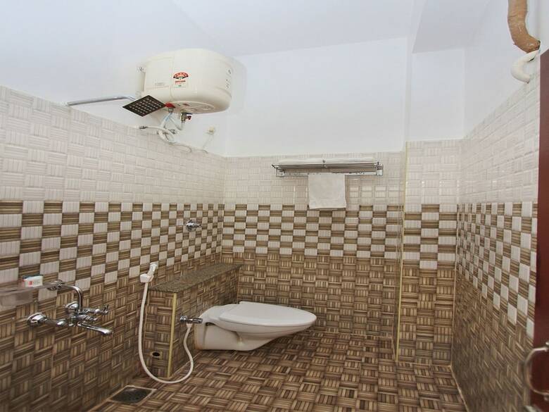 Hotel Oyo 8446 Bouvana Residency