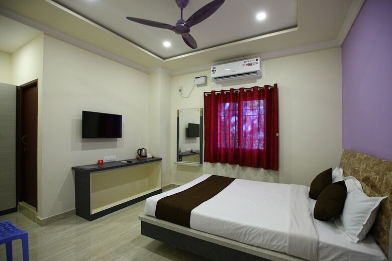Hotel Oyo 8446 Bouvana Residency