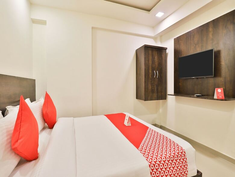 Oyo 11072 Hotel Kajri Residency