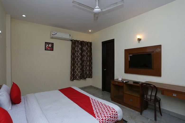 Hotel Oyo 350 Near Medanta