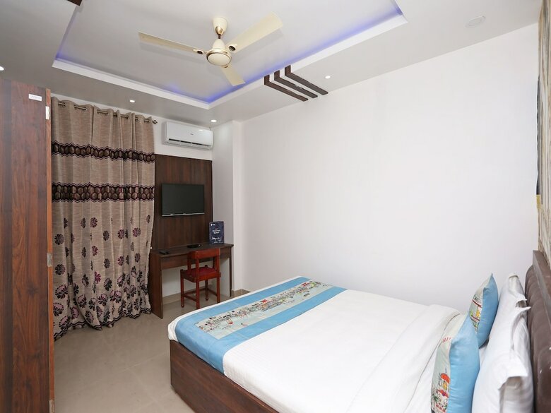 Oyo 10734 Hotel Ne Residency