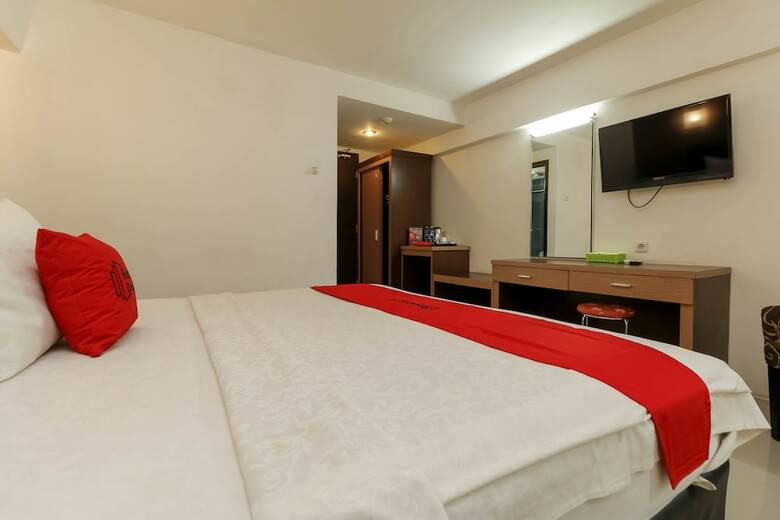 Reddoorz Plus @ Grand Populer Hotel