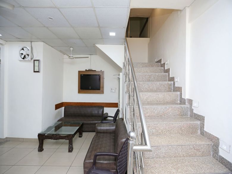 Oyo 9554 Hotel Grand Plaza
