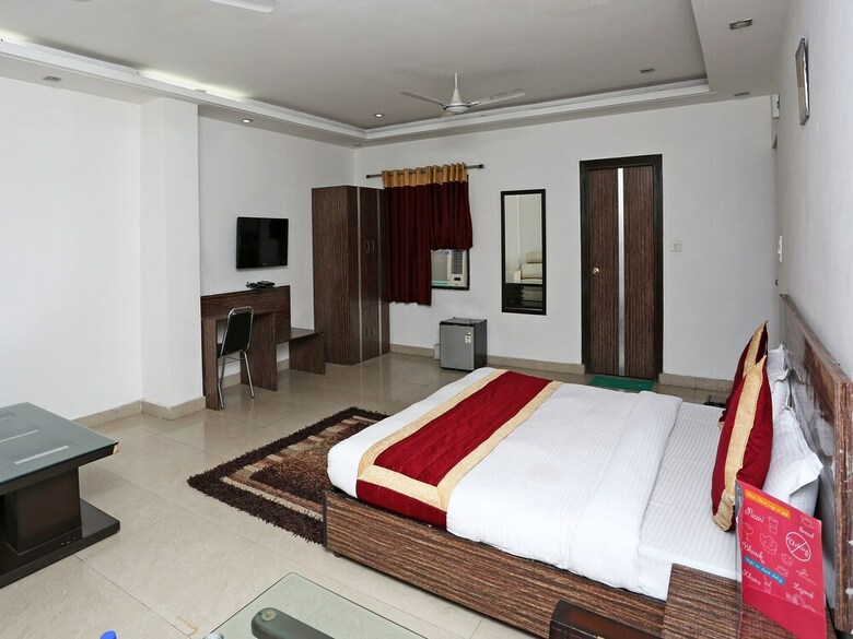 Oyo 10257 Hotel Lotus Park