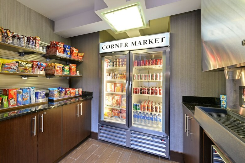 Hotel Quality Suites Nashville Airport