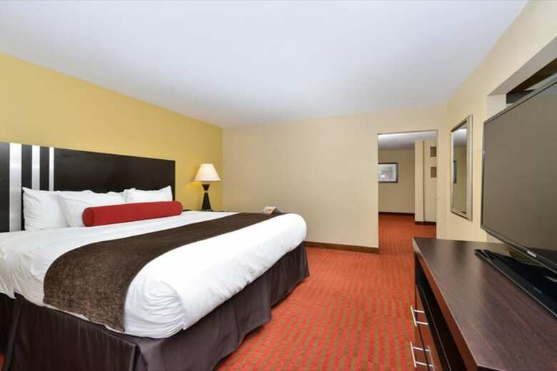 Hotel Quality Suites Nashville Airport