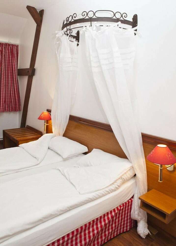 Brit Hotel Confort La Ferme Du Pape