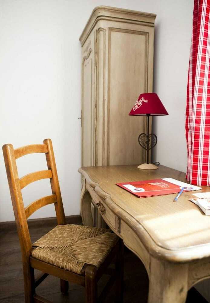 Brit Hotel Confort La Ferme Du Pape