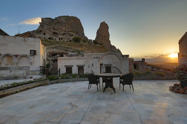 Bed & Breakfast Romance Cave Suites
