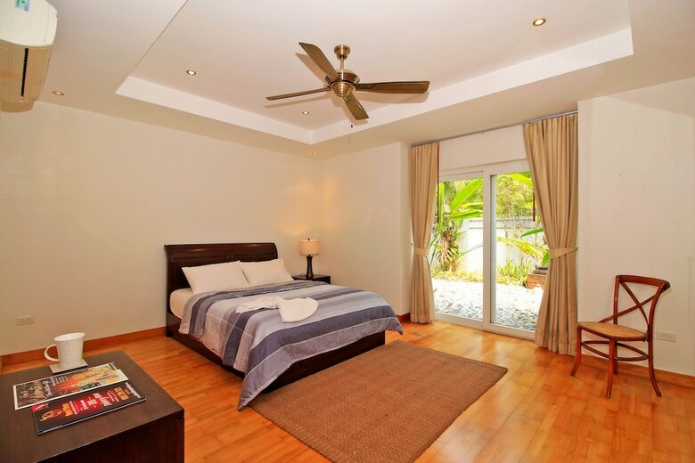 Pattaya Sunset Villa 4 Bedroom Sleeps 8