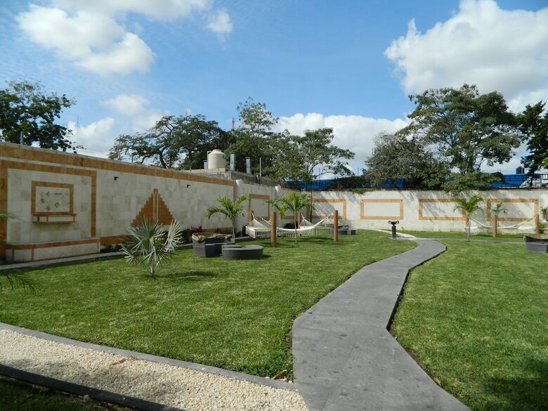Hotel Palacio Maya