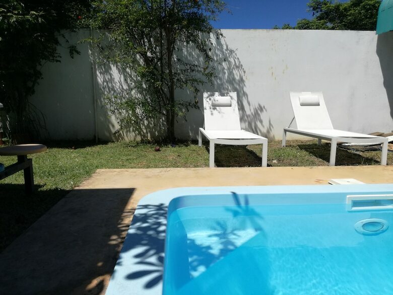 Bahama Breeze Beach Apartment B&B
