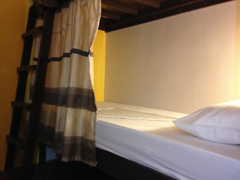 Hotel In And Go Hostel