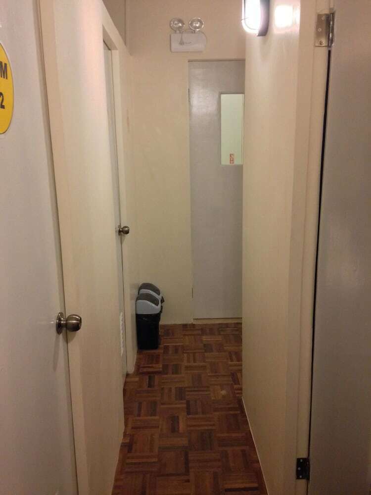Hotel In And Go Hostel