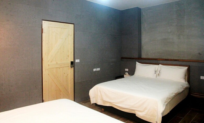 Hotel Black House