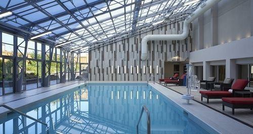 Hilton Toronto Airport Hotel & Suites