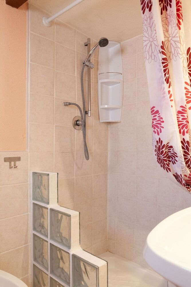 Hotel D�pendance Due Passi Dal Centro Di Lucca