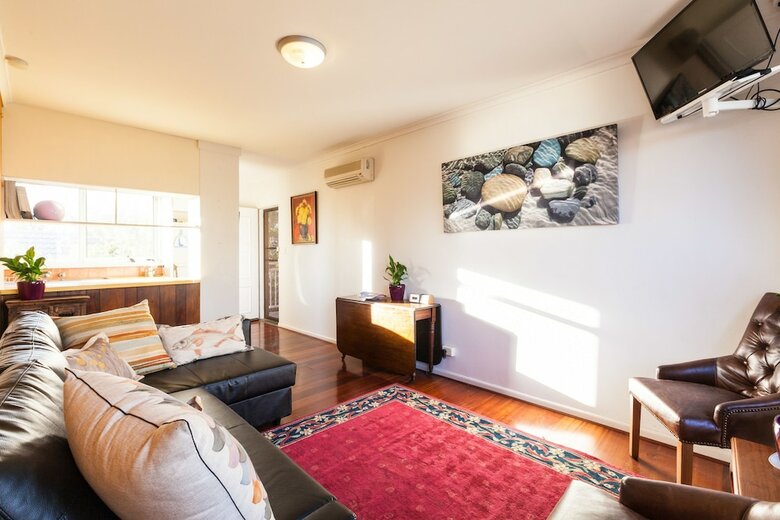 Eleanor, 1bdr Fitzroy North Apartment