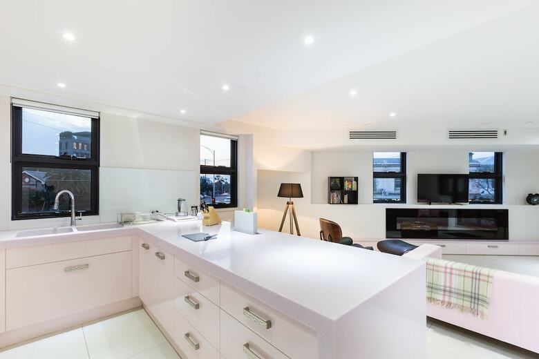 Maddison, 3bdr Port Melbourne Apartment