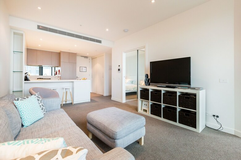 Mila, 1bdr Cremorne Apartment