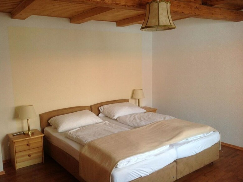 Hostal Pension Altstadt Garni