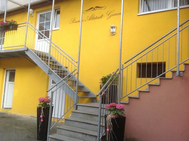 Hostal Pension Altstadt Garni