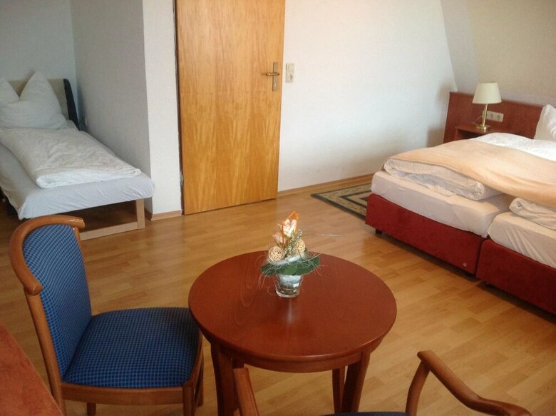 Hostal Pension Altstadt Garni