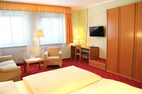 Hostal Goldener Schwan Hotel Garni