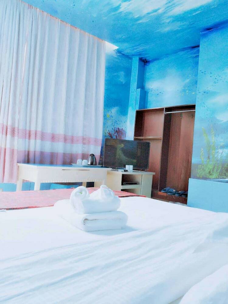 Longfeng Business Hotel