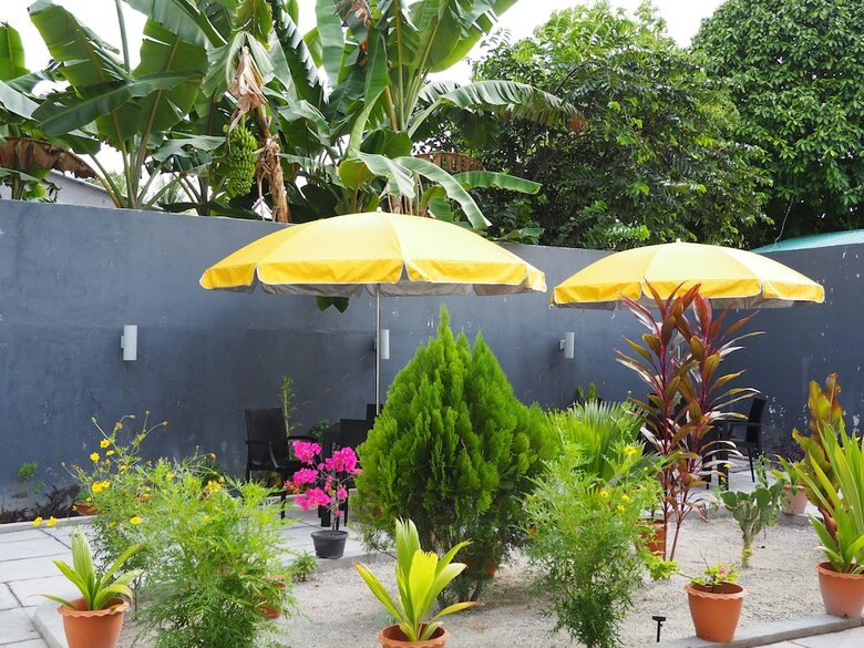 Hotel Equator Homestay