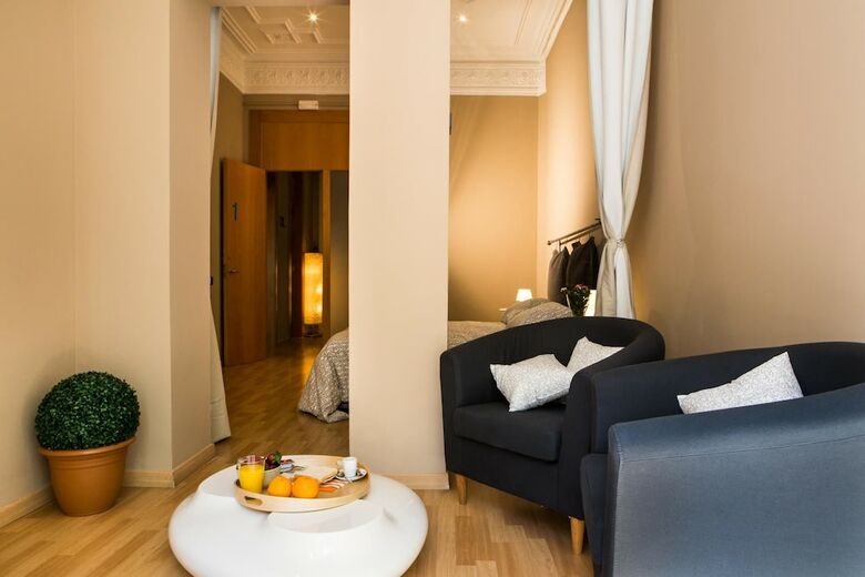 Hostal Born Barcelona Hostel - Adults Only