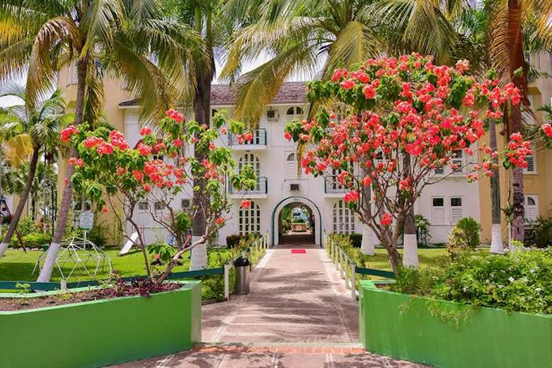 Apartamentos Mermaid Suites At Sandcastles