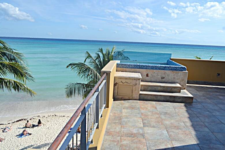 Apartamentos El Faro Beachfront Penthouse