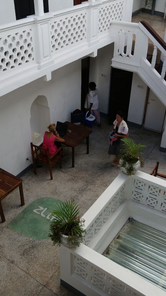 Hostal Zlife Hostel
