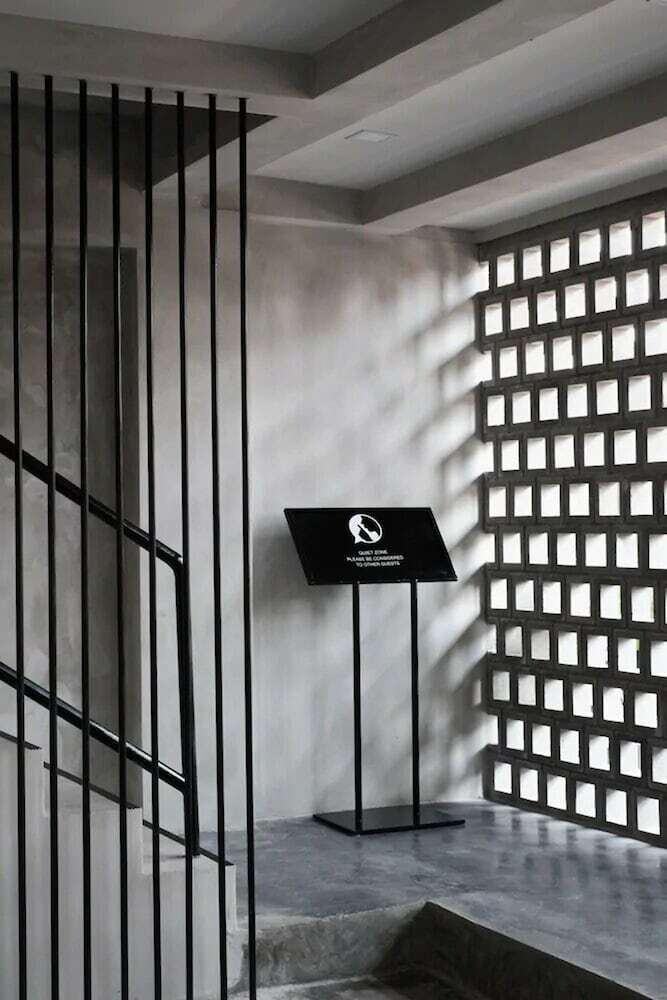 Isty Hotel