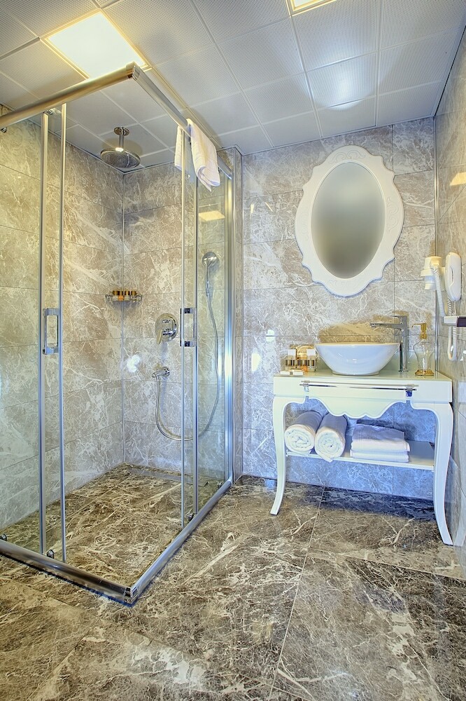 Guvenay Business Hotel
